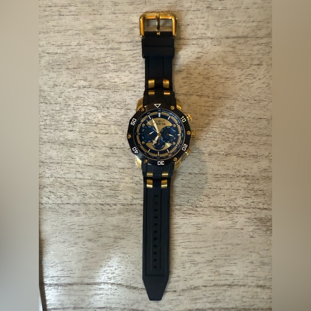 Pro Diver Men
Model 30079 - Men's Watch Quartz